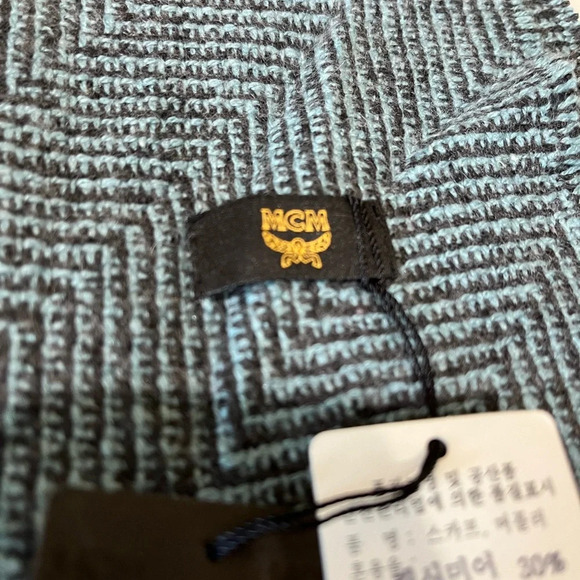 MCM NWT Scarf - Picture 3 of 7